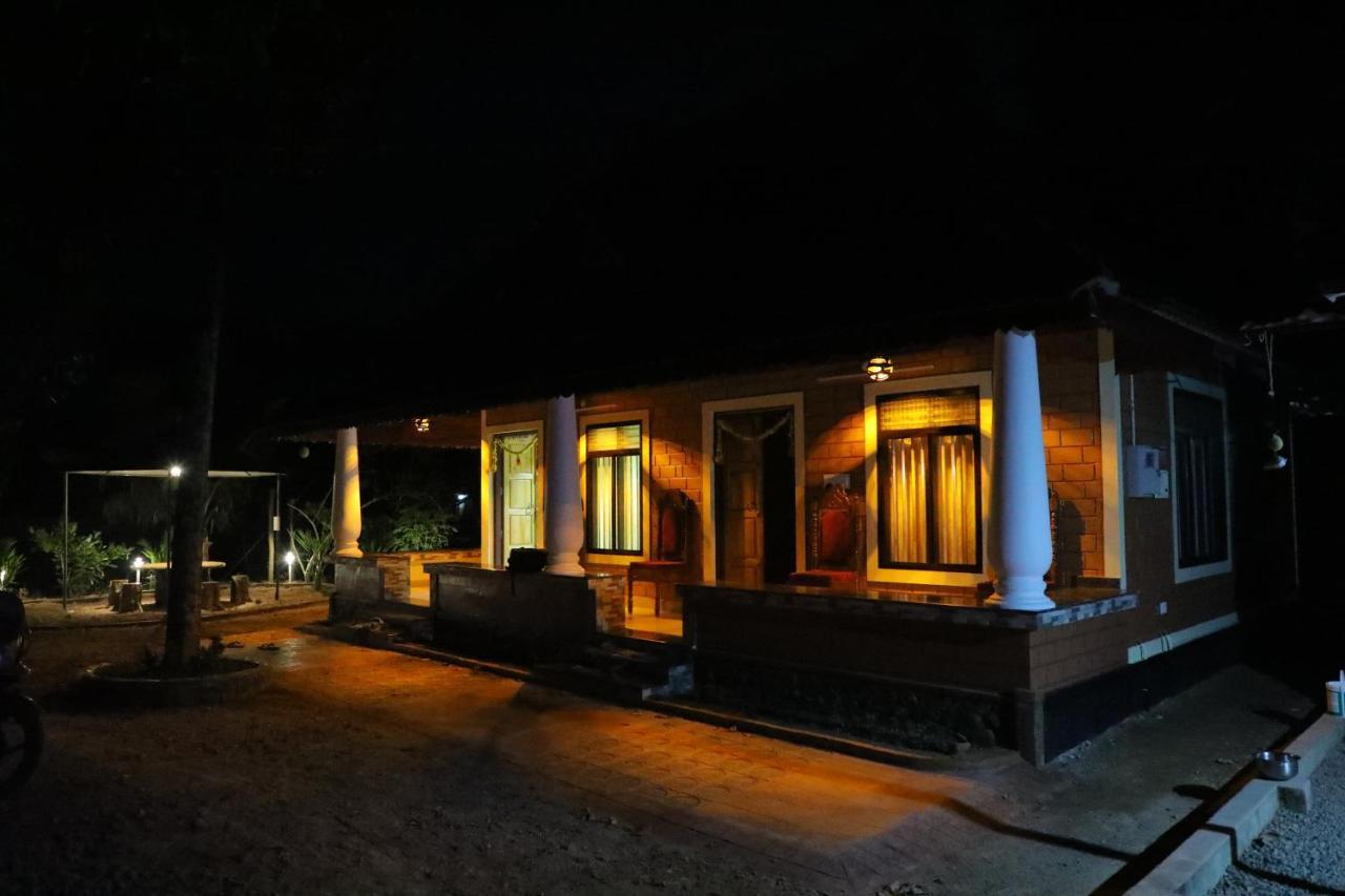 The Munroe Vibes Inn Mundrothuruth Exterior foto