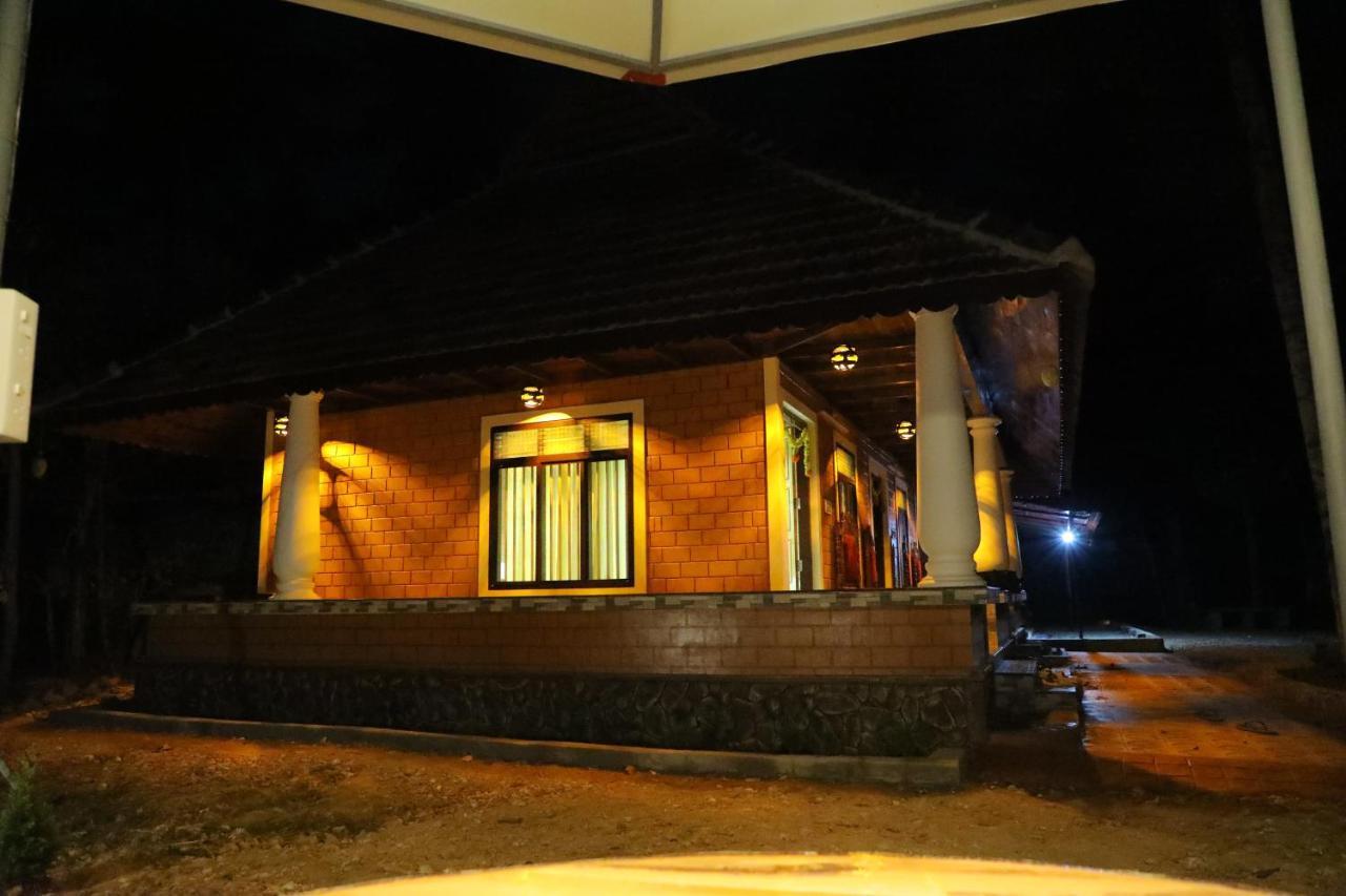 The Munroe Vibes Inn Mundrothuruth Exterior foto