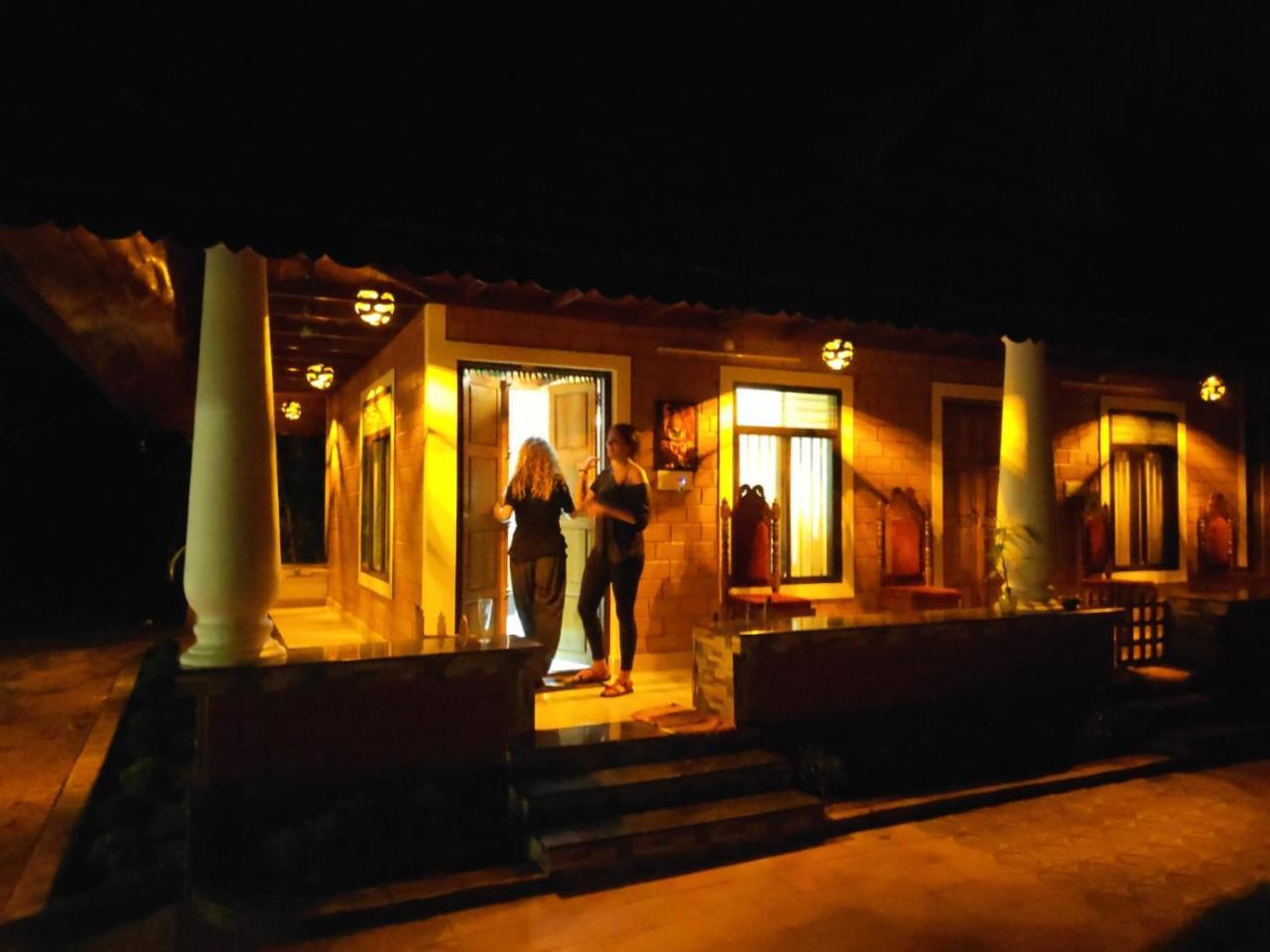 The Munroe Vibes Inn Mundrothuruth Exterior foto